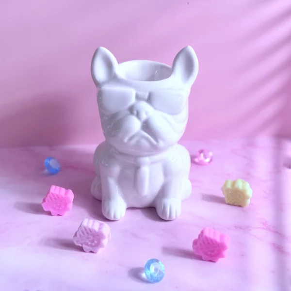 Waxbrander-Bulldog Wit