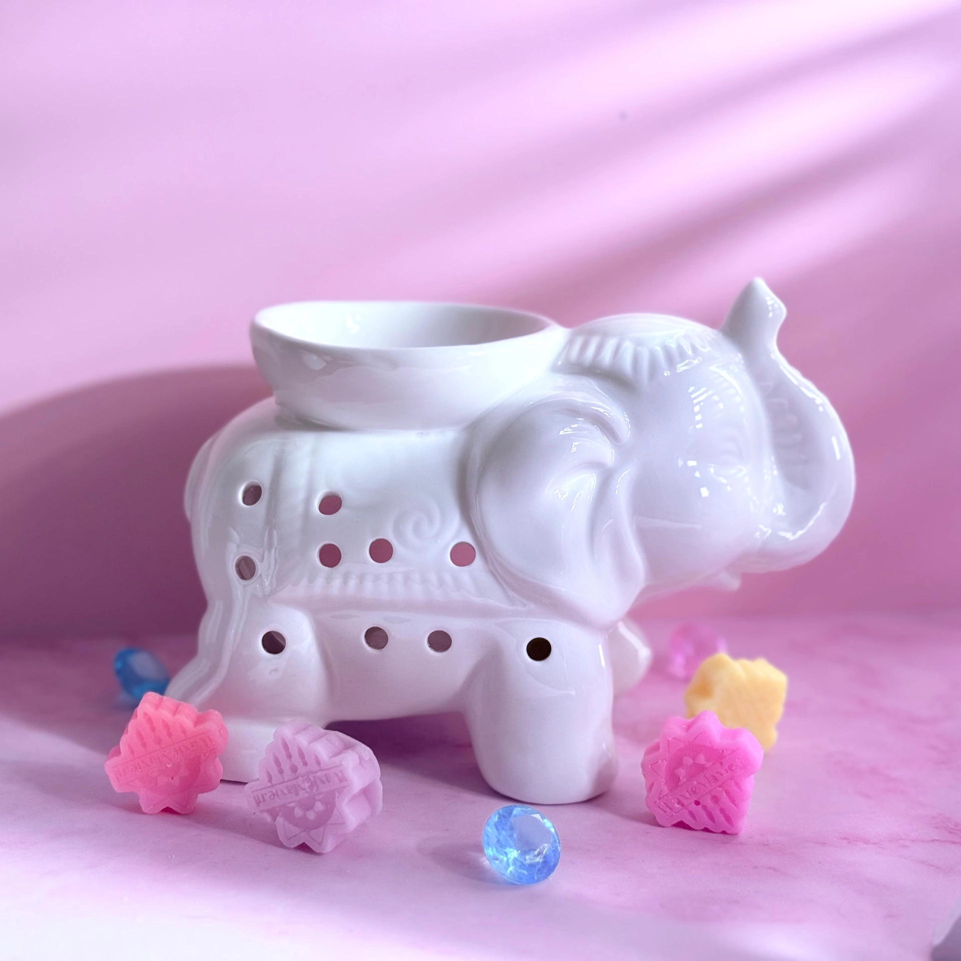 Waxbrander- Olifant wit