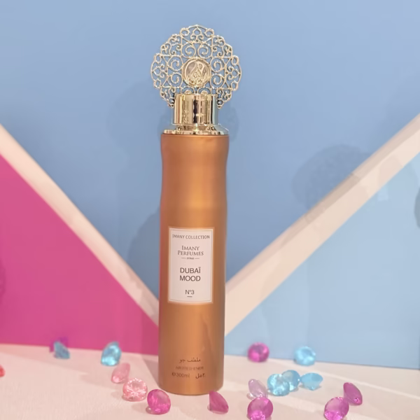 Een geur die pure luxe ademt — Dubai Mood N°3 neemt je mee naar de glitter en glamour van Dubai.