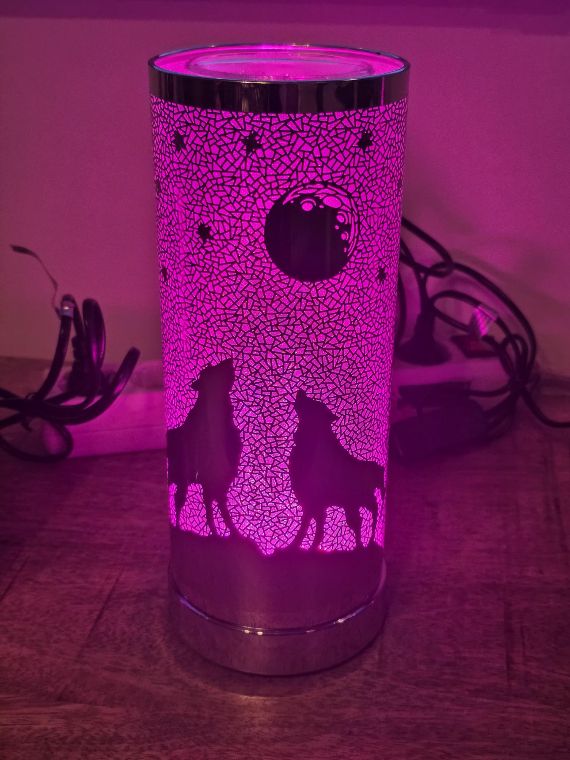 Elektrische wolf Brander – Groot model 26 cm 1 De Elektrische wolf Brander van 26 cm is meer dan een decoratief object